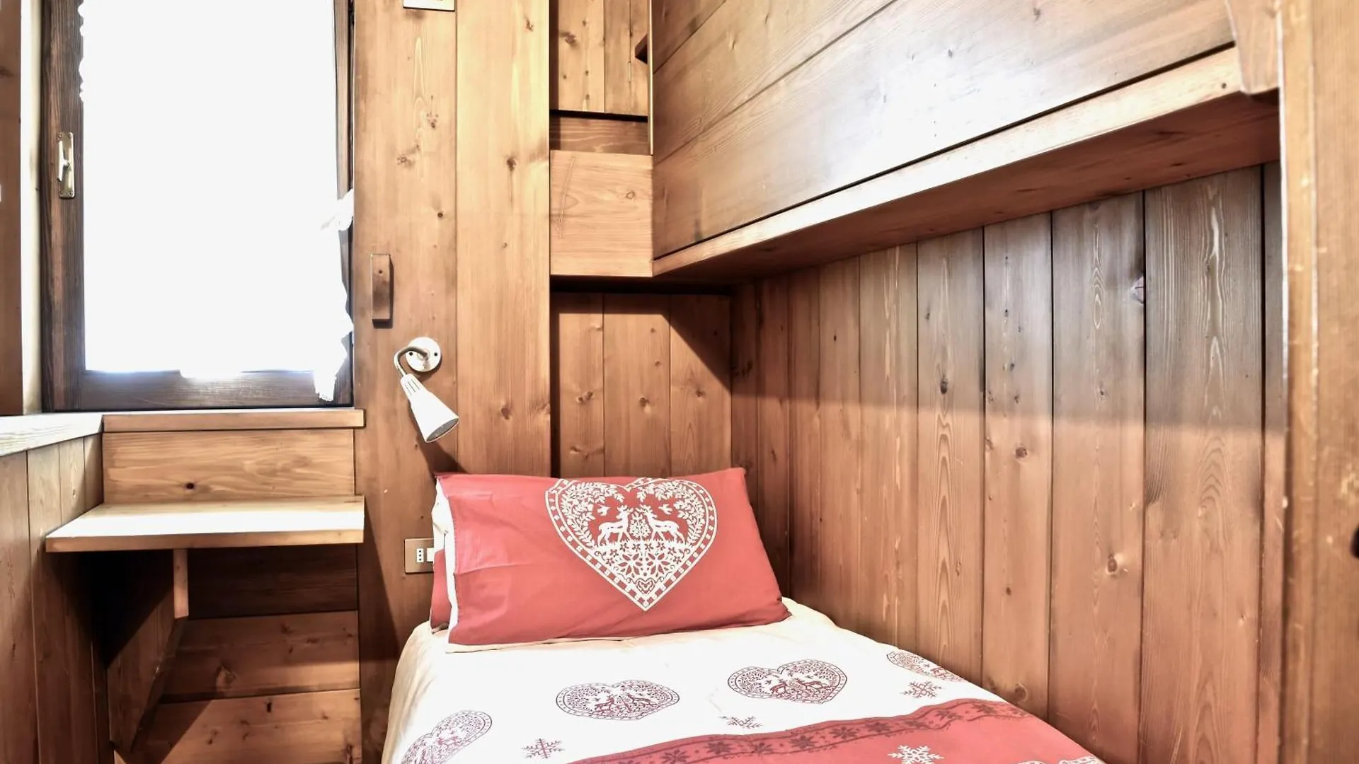 Beautiful 3 Bedroom Flat In Cortina With Car Park Cortina dʼAmpezzo 0*,  Itália